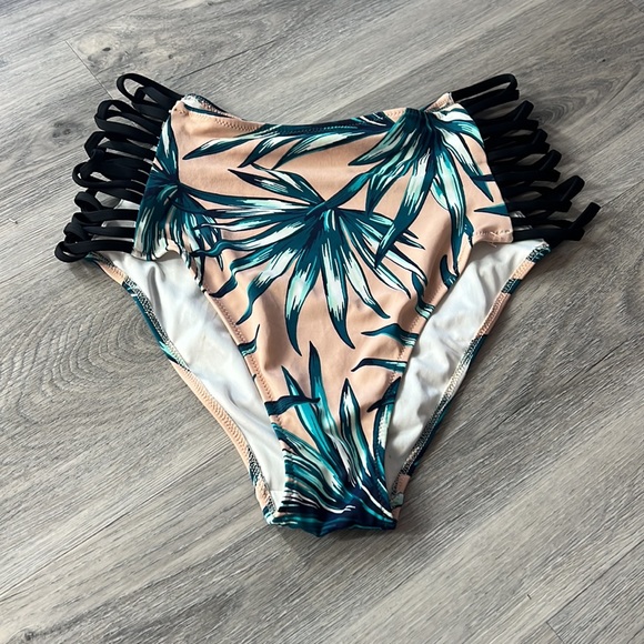 Pink Victorias Secret high waisted bikini bottoms size medium - Picture 4 of 8